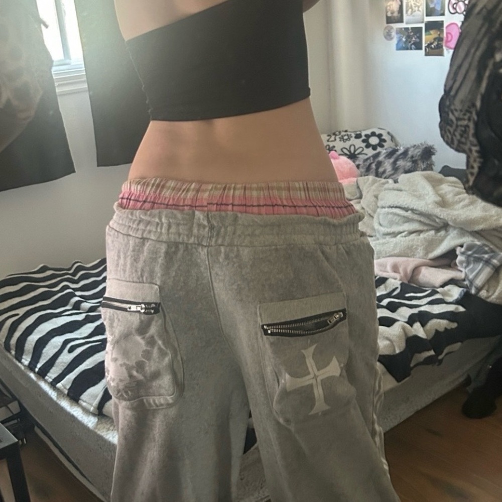 Cozy Worldwide Jogger Pants - Picture 5 of 5